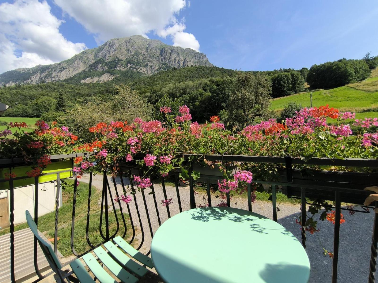 Les Clarines Perceneige - Chambre D'Hotes Vue Sur Montagne & Spa Saint-Jacques-en-Valgodemard 外观 照片